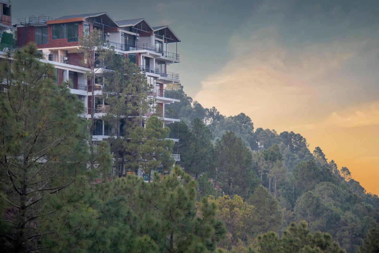 The Hillcrest Paradise 卡绍利 外观 照片